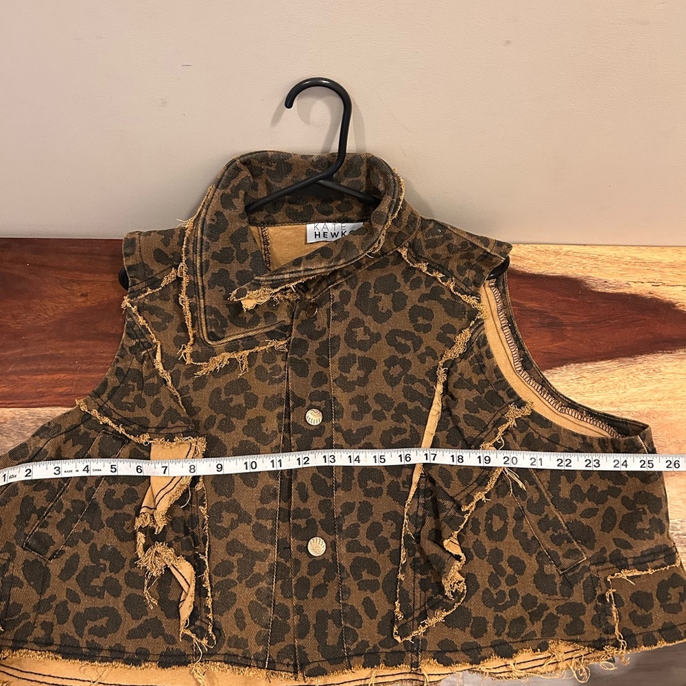 Hew Leopard Print Frayed Vest - Picture 3 of 5